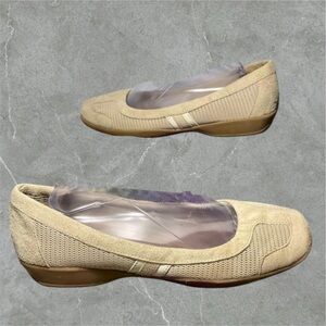 Women’s Tan Airstep Slip-On Size 10